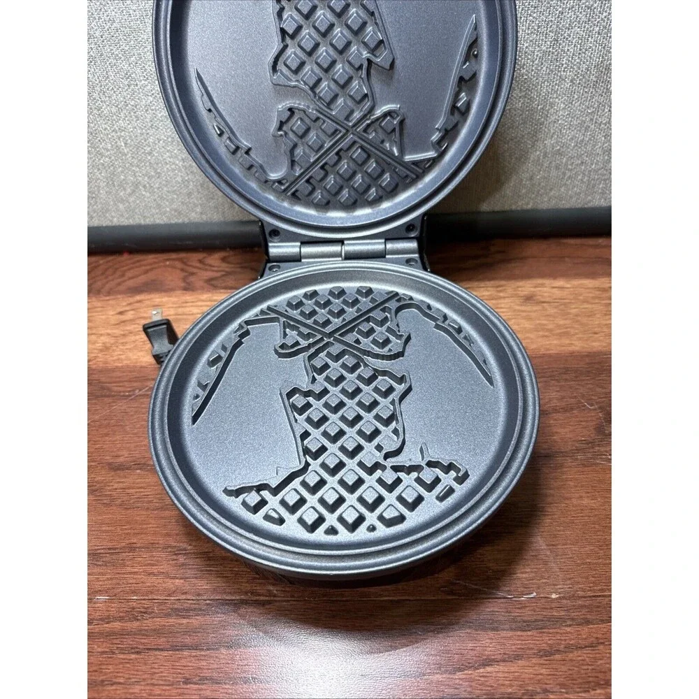 Star Wars Darth Vader Vs Obi Wan Kenobi Waffle Maker Disney Uncanny Brands